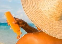 Protezione solare e tumori, non è facile scegliere le creme protettive