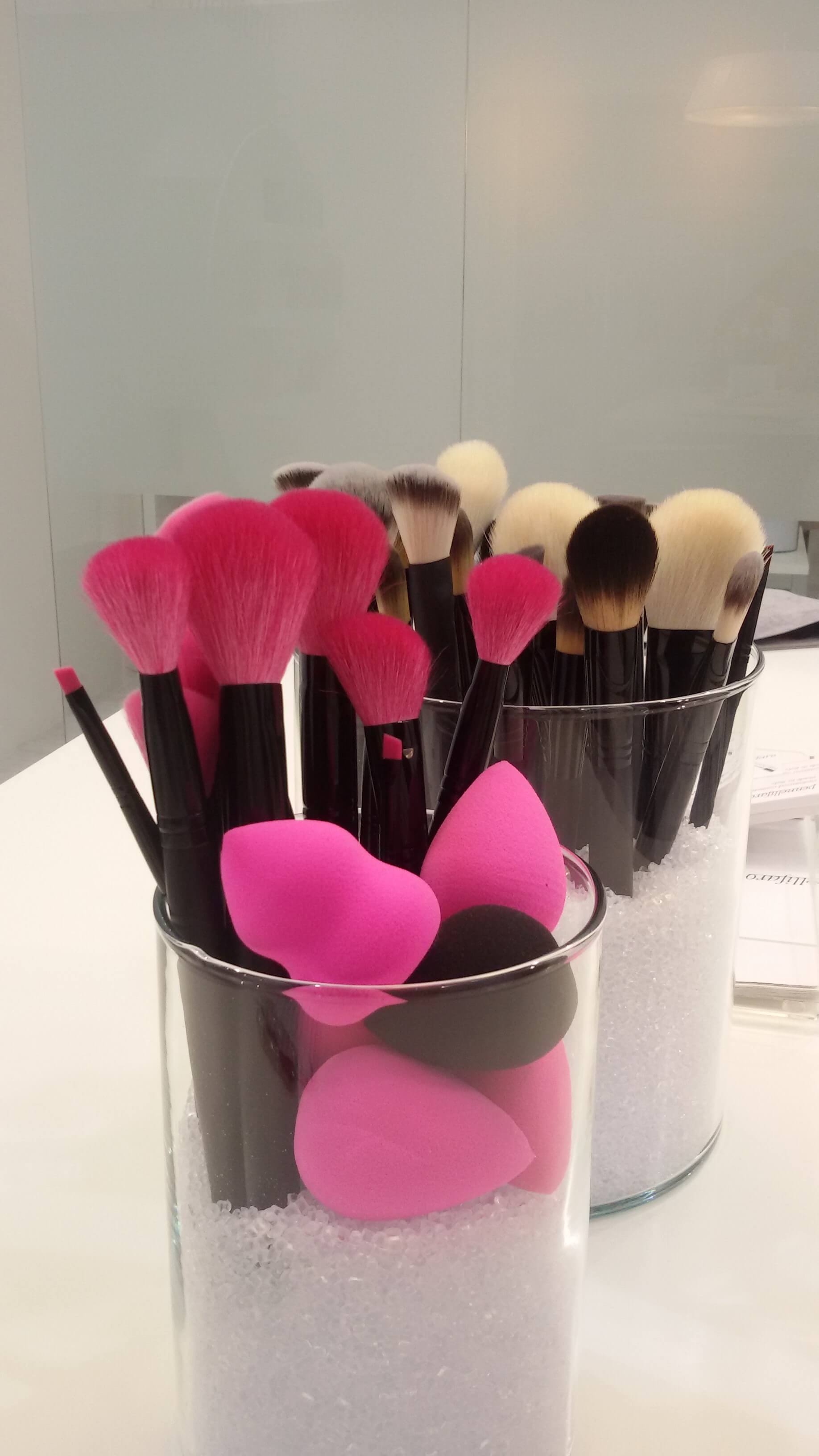 Il make-up perfetto si insegna a scuola. In barba ai tutorial e ai social, è boom accademie trucco