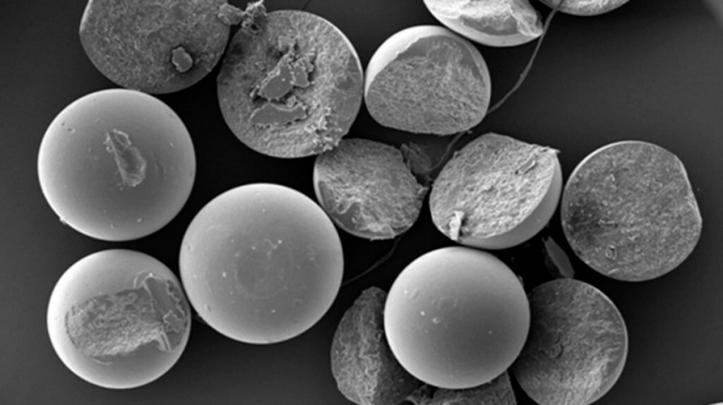 Inquinamento da microplastiche nei cosmetici. Impegno delle industrie europee per eliminarle del tutto