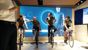 In sella alla cyclette. Modelli cool o vecchie polverose della nonna, bastano 10 minuti al giorno (fatti come descritto qui, su suggerimento di ciclisti campioni e fighi*)