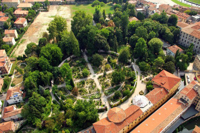 Week-end all’Orto Botanico di Padova per composizioni floreali, storie di profumi e fragranze ad occhi chiusi. Non mancate di visitarlo
