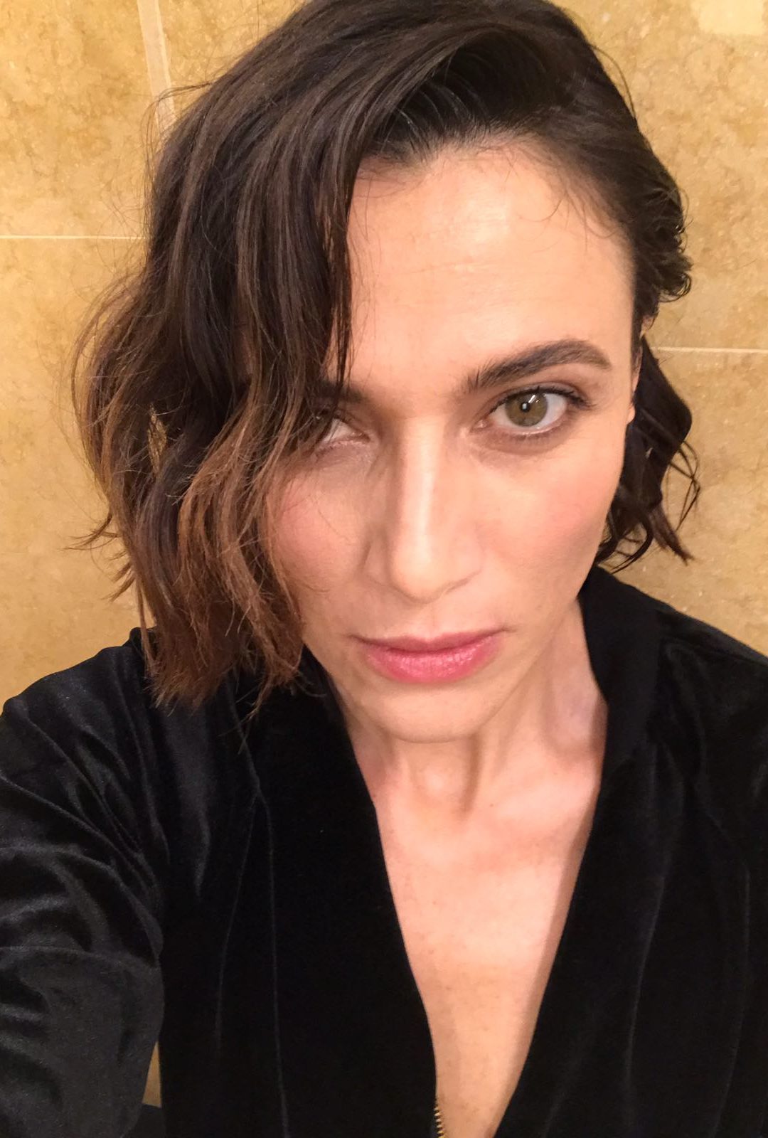 Anna Foglietta, dal backstage del festival di Sanremo il suo look in anteprima