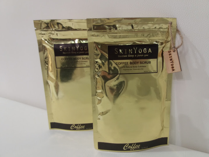 Scrub alla polvere di caffè 100% naturale, di SkinYoga dall'India, sezione indie beauty Cosmoprof